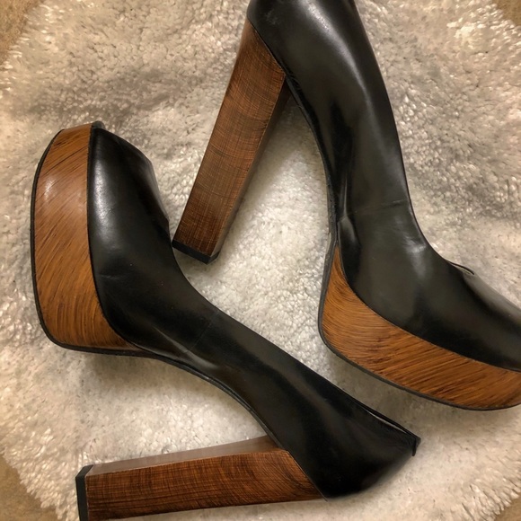 Black Gianni Bini Black Peep Toe Heels - Picture 3 of 3